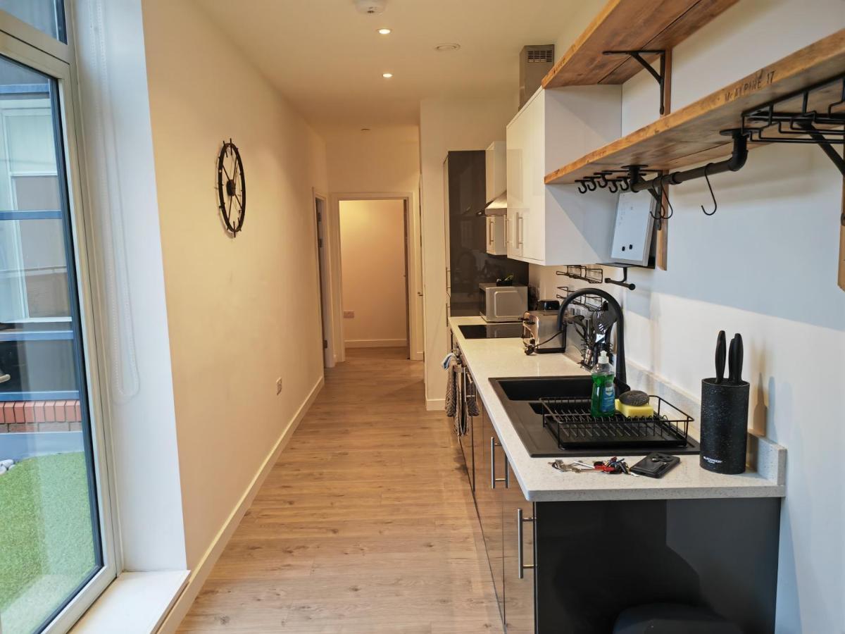 404 Bayard Plaza 2 Bedroom Apartment With Outside Terrace Peterborough Exterior photo